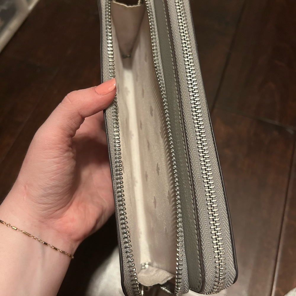 Kate Spade Gray Wallet with Zip-Around Closure - Picture 7 of 11